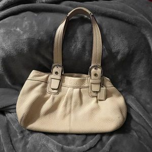 Cream leather Coach soho bag. B1049-F13732